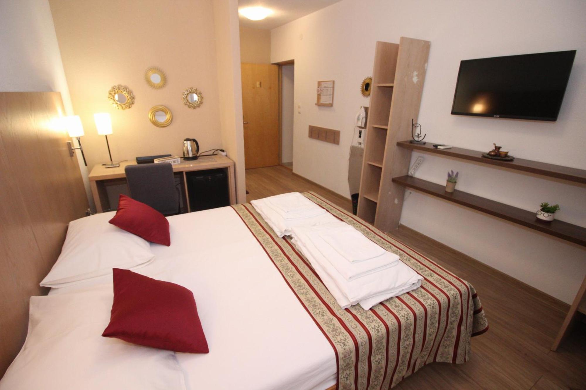 Villa Deny Mostar - With Free Parking Екстериор снимка