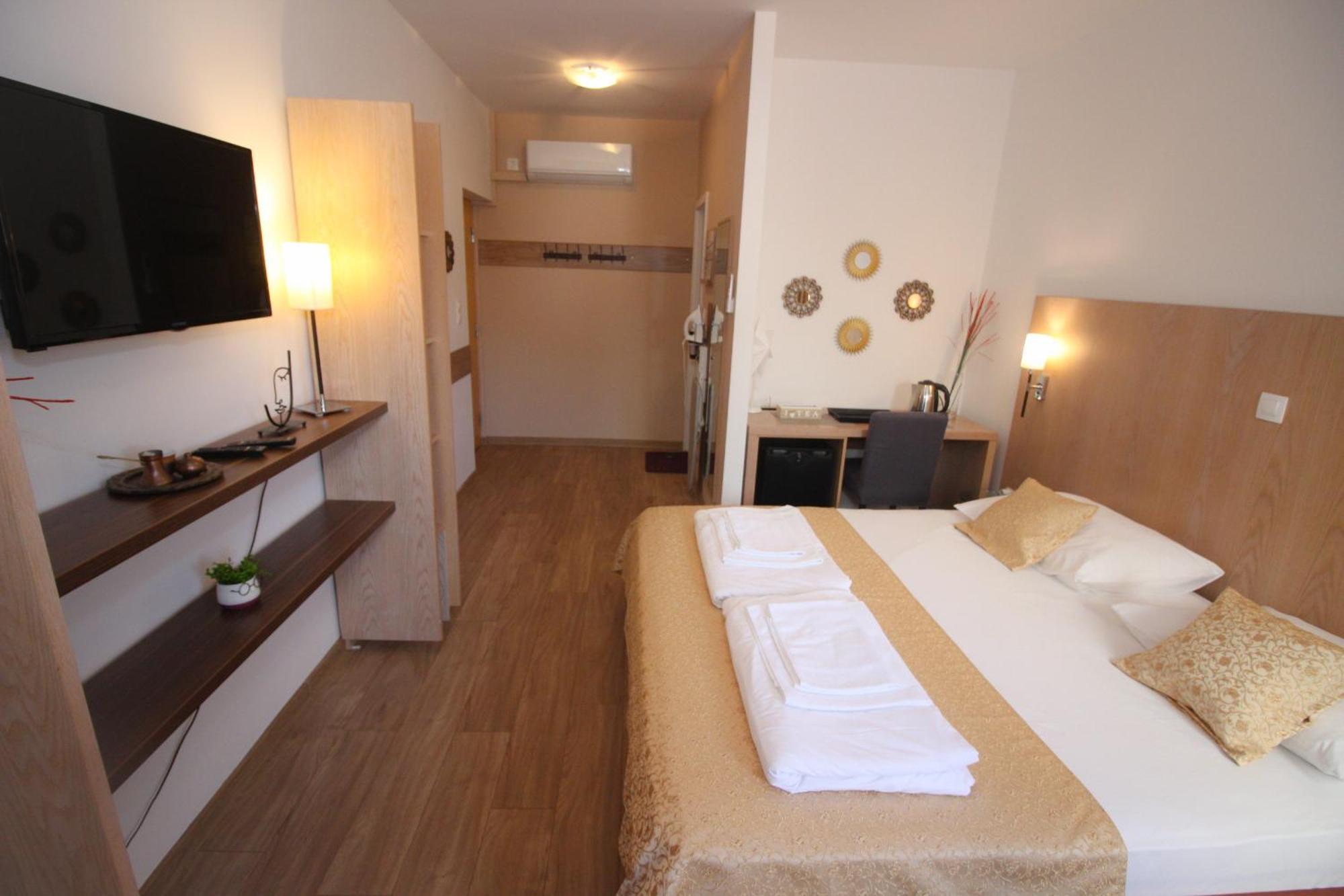 Villa Deny Mostar - With Free Parking Екстериор снимка