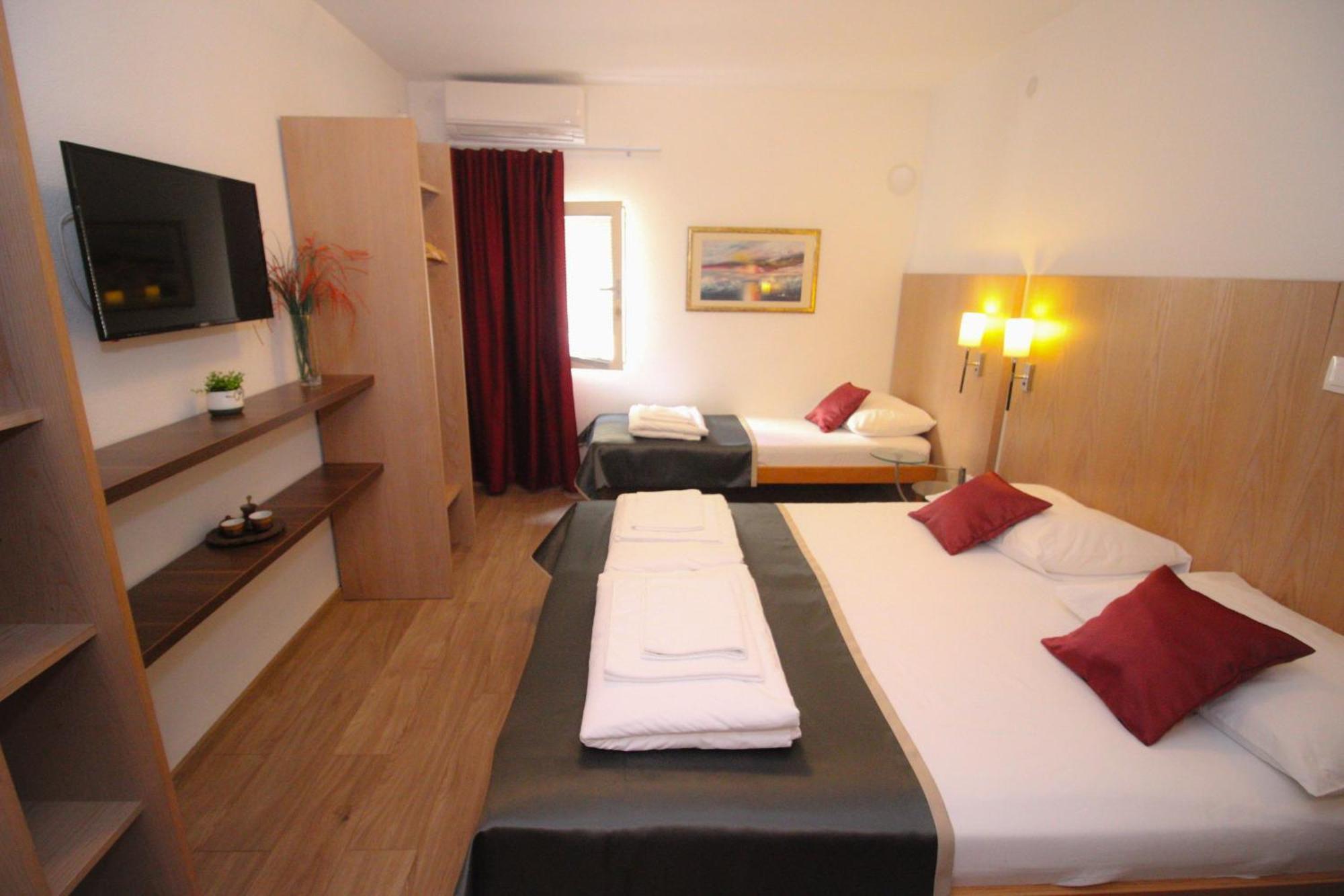 Villa Deny Mostar - With Free Parking Екстериор снимка