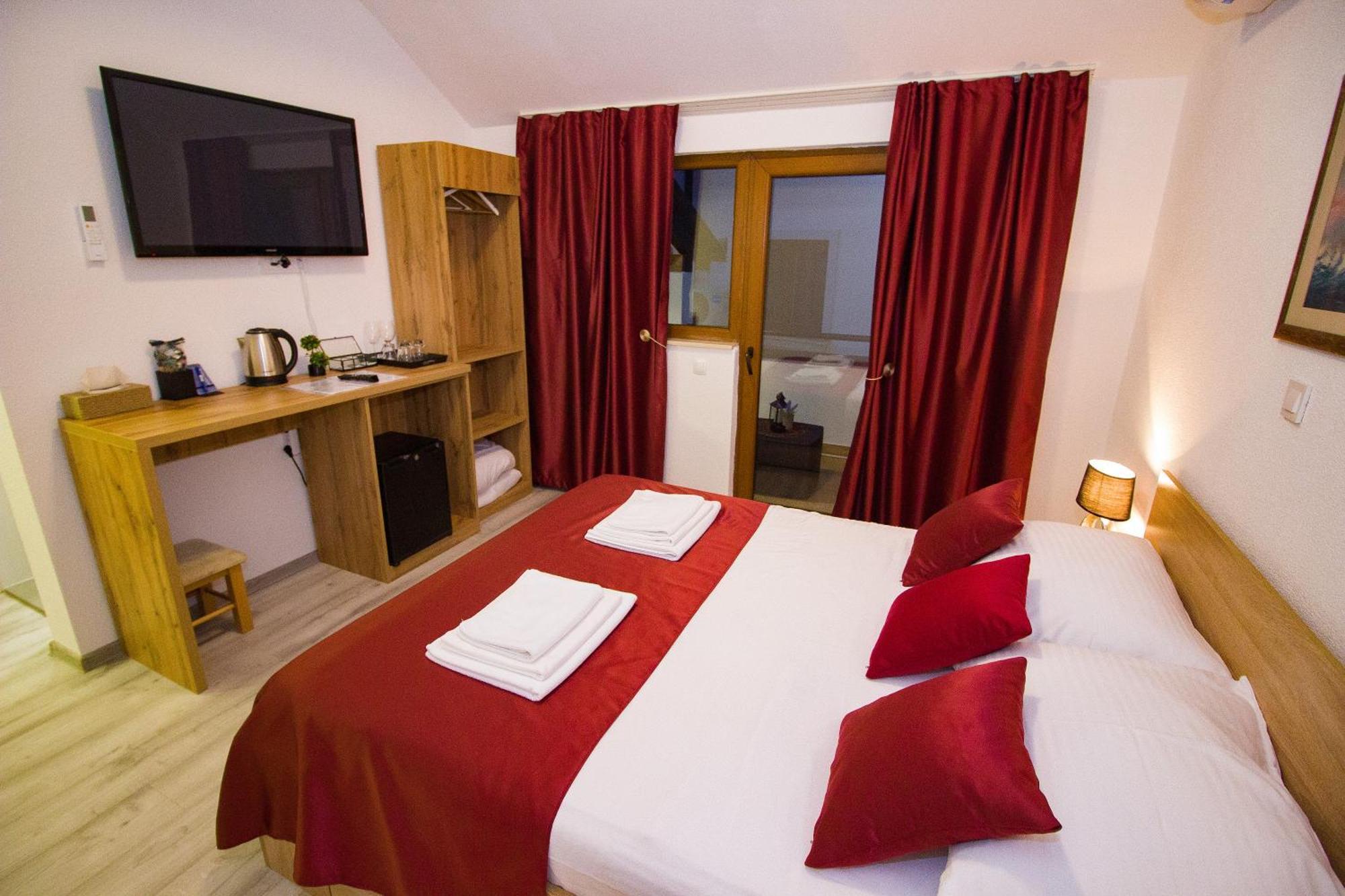 Villa Deny Mostar - With Free Parking Екстериор снимка