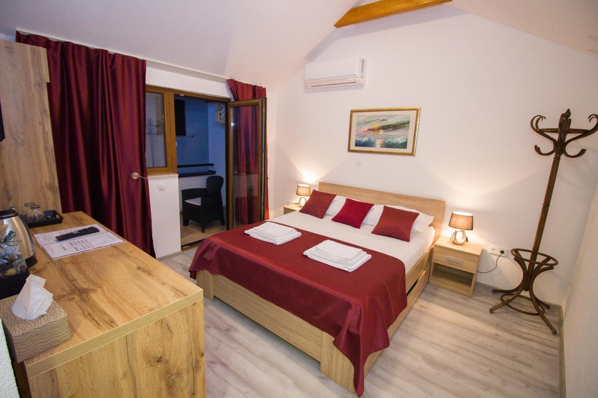 Villa Deny Mostar - With Free Parking Екстериор снимка