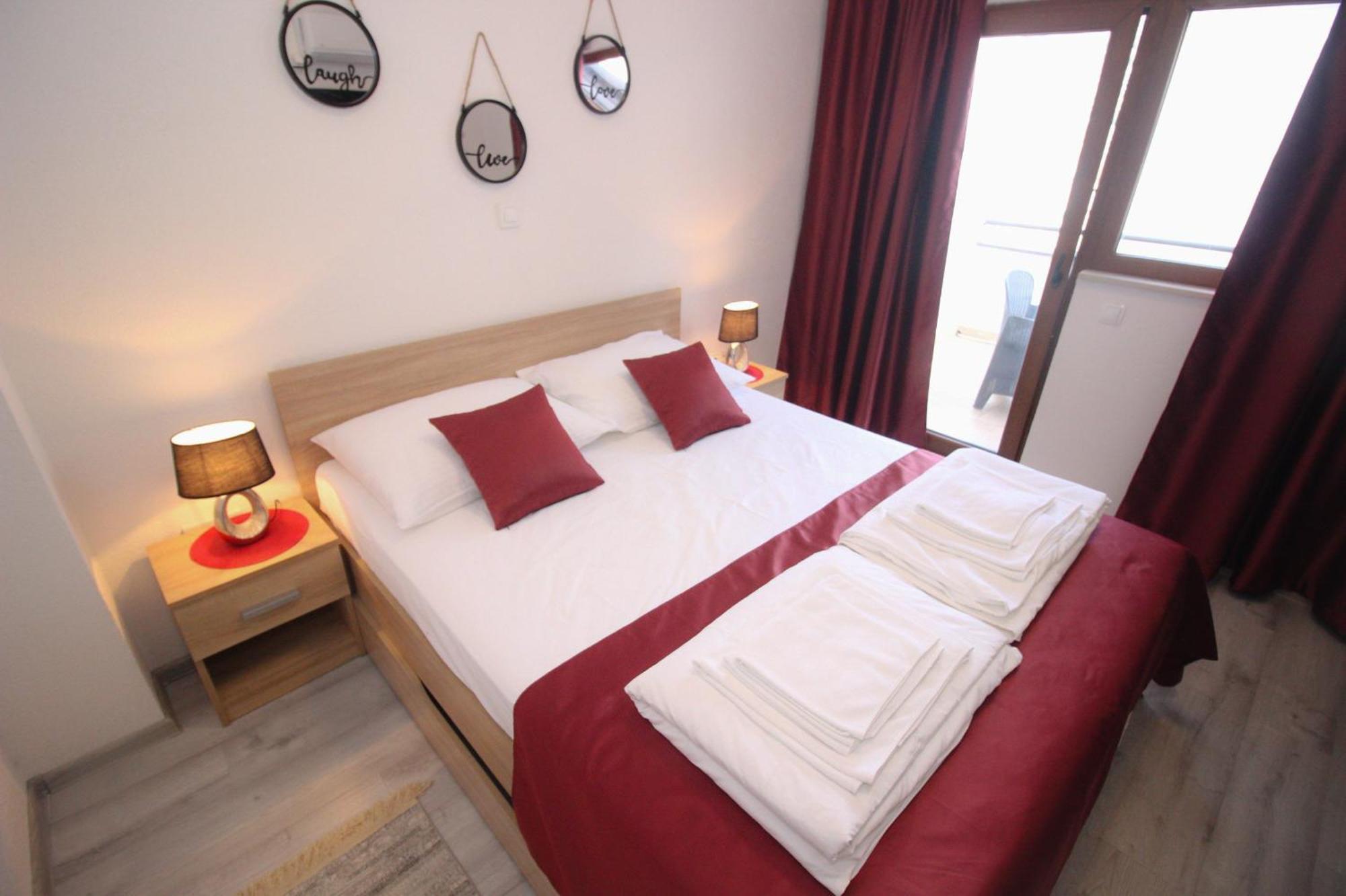 Villa Deny Mostar - With Free Parking Стая снимка